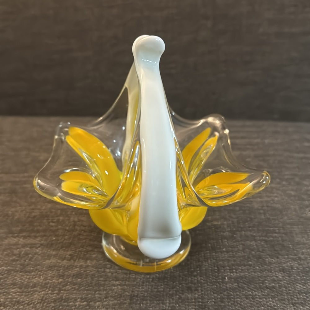 Vintage hand blown glass candy dish - Picture 4 of 5